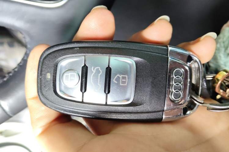 Used Audi Q5 2016 40 TFSI Trendy Edition Vehicle Key