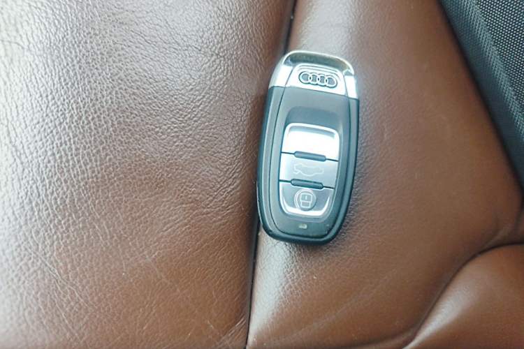 Used Audi Q5 2016 40 TFSI Technology Edition Vehicle Key