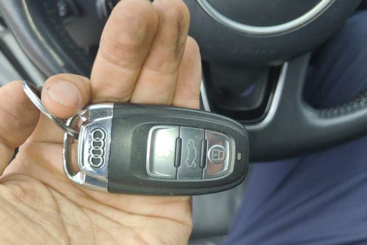 Used Audi Q5 2016 40 TFSI Technology Edition Vehicle Key