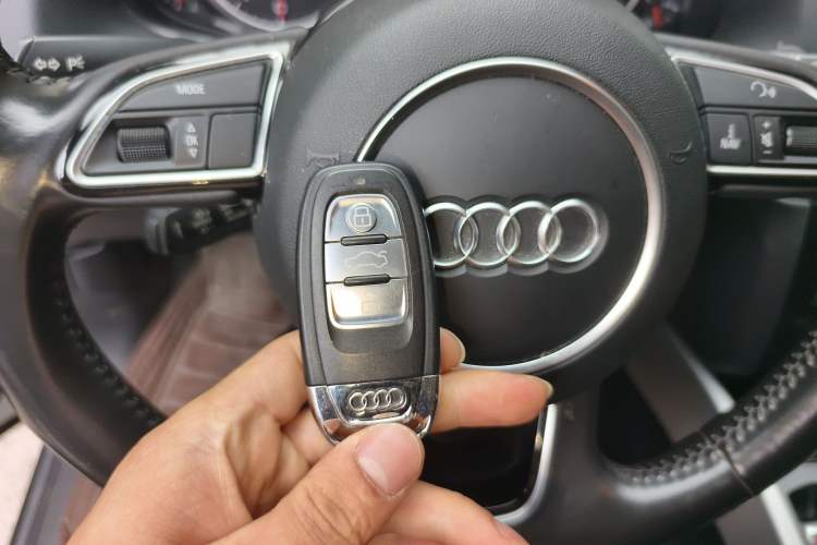 Used Audi Q5 2016 40 TFSI Technology Edition Vehicle Key