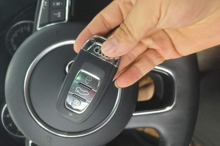 Used Audi Q5 2016 40 TFSI Technology Edition Vehicle Key