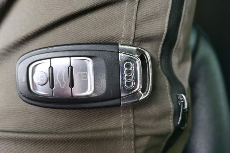Used Audi Q5 2016 40 TFSI Trendy Edition Vehicle Key