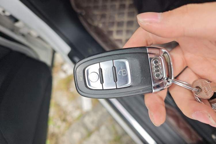 Used Audi Q5 2016 40 TFSI Trendy Edition Vehicle Key