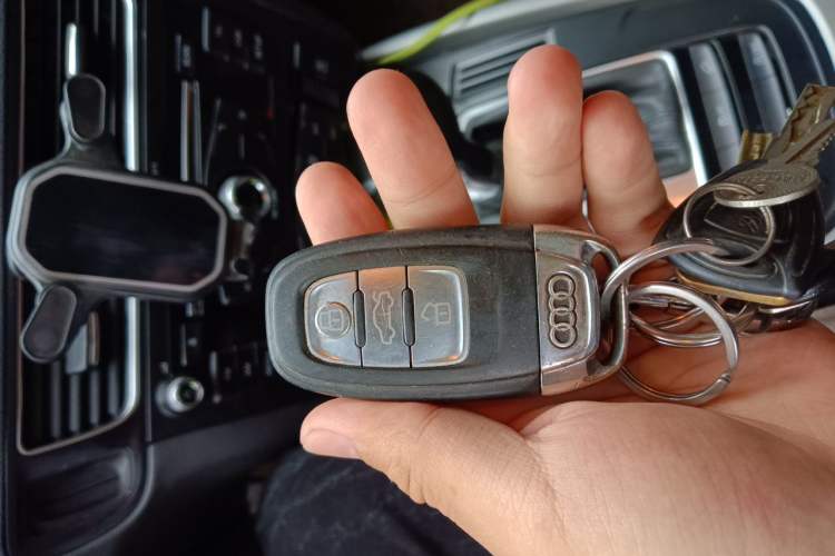Used Audi Q5 2016 40 TFSI Technology Edition Vehicle Key