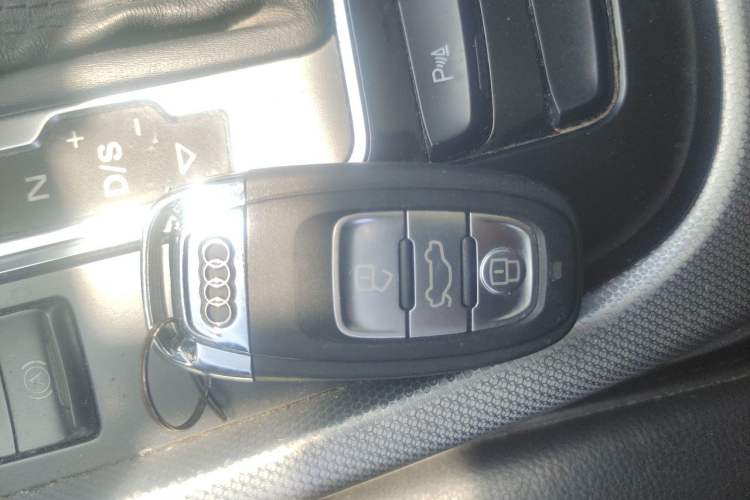 Used Audi Q5 2016 40 TFSI Technology Edition Vehicle Key