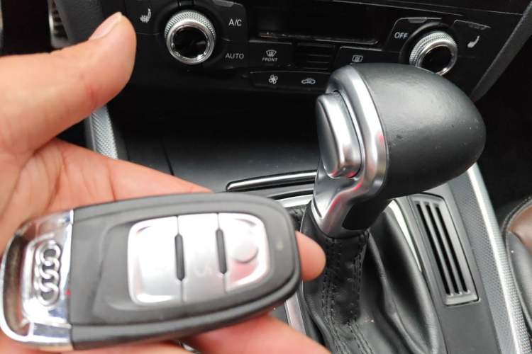 Used Audi Q5 2016 40 TFSI Technology Edition Vehicle Key