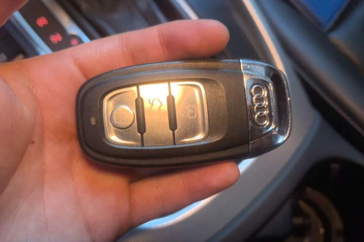Used Audi Q5 2016 40 TFSI Technology Edition Vehicle Key