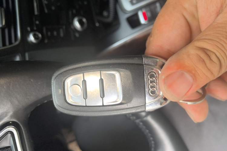 Used Audi Q5 2016 40 TFSI Technology Edition Vehicle Key