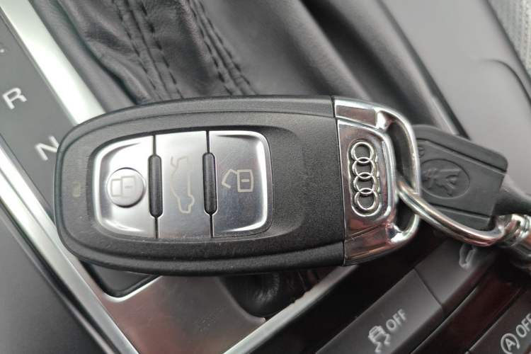 Used Audi Q5 2016 40 TFSI Technology Edition Vehicle Key