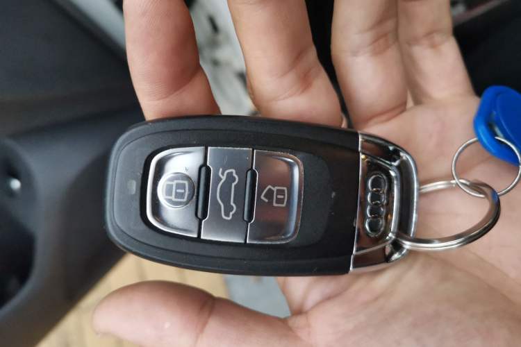 Used Audi Q5 2016 40 TFSI Technology Edition Vehicle Key