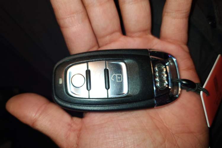 Used Audi Q5 2016 40 TFSI Technology Edition Vehicle Key