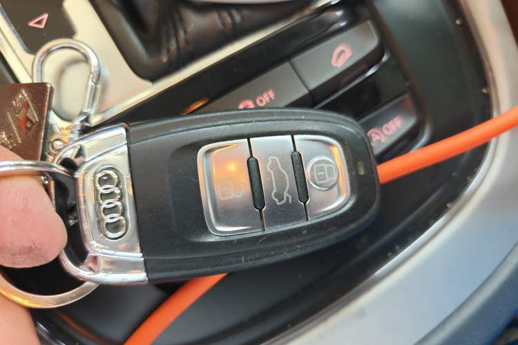 Used Audi Q5 2016 40 TFSI Trendy Edition Vehicle Key