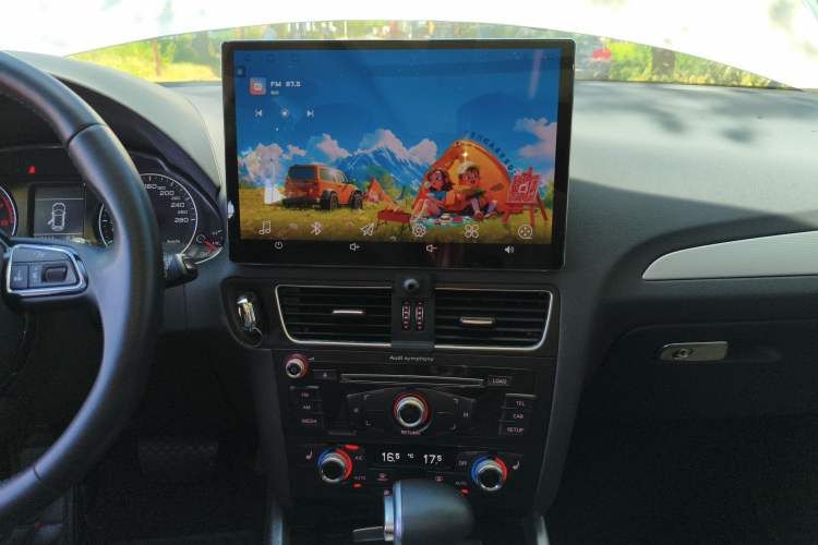 Used Audi Q5 2016 40 TFSI Technology Edition Audio And AC Panel