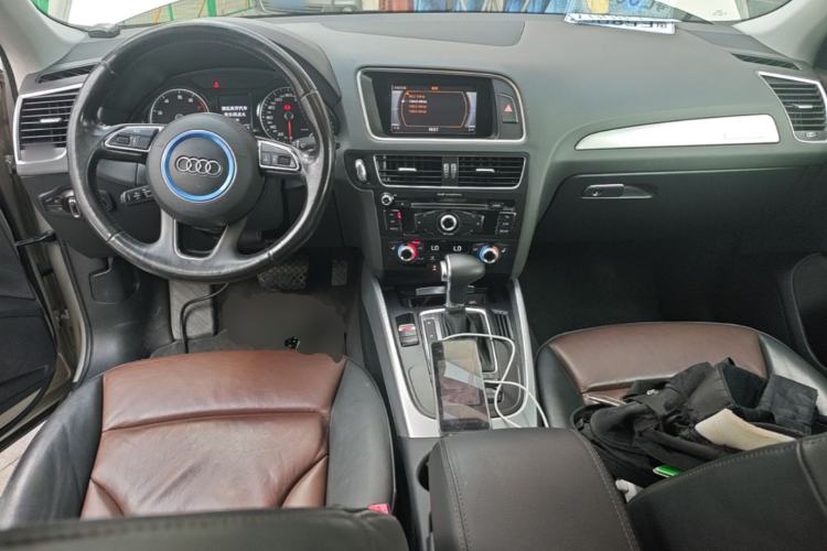 Used Audi Q5 2016 40 TFSI Technology Edition Center Console