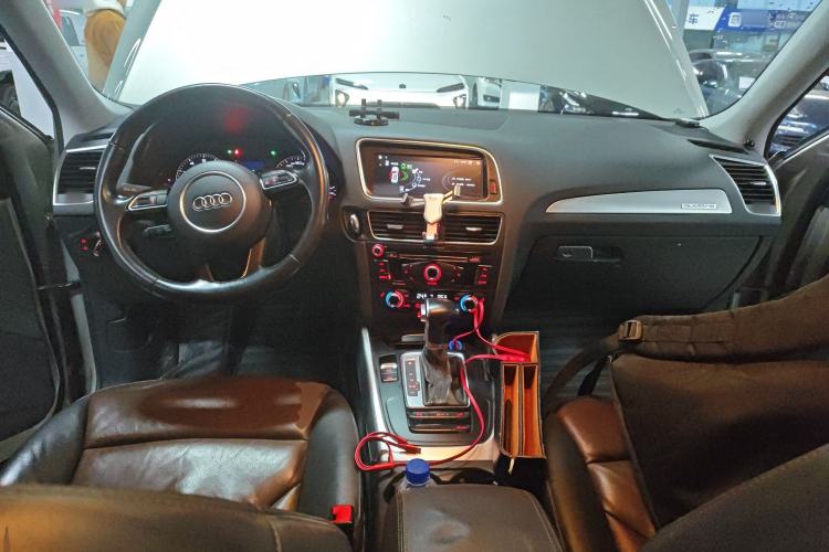 Used Audi Q5 2016 40 TFSI Technology Edition Center Console