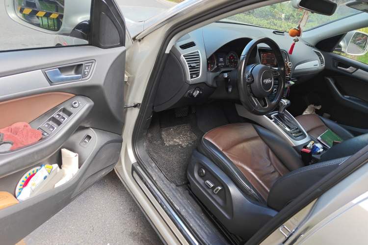 Used Audi Q5 2016 40 TFSI Technology Edition Driver Seat