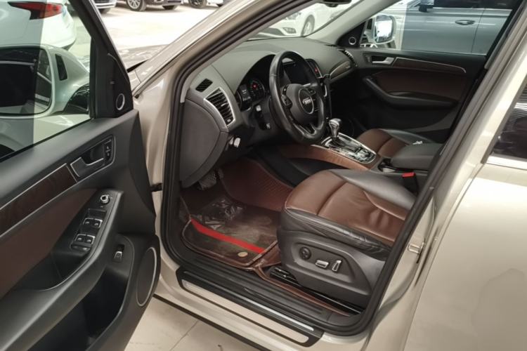 Used Audi Q5 2016 40 TFSI Comfort Model Driver Seat