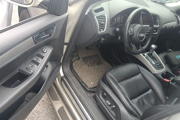 Used Audi Q5 2016 40 TFSI Trendy Edition Driver Seat