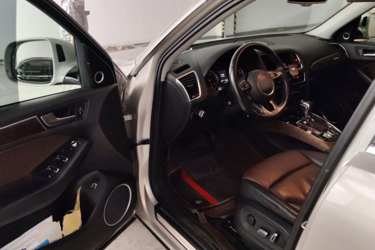 Used Audi Q5 2016 40 TFSI Comfort Model Driver Seat