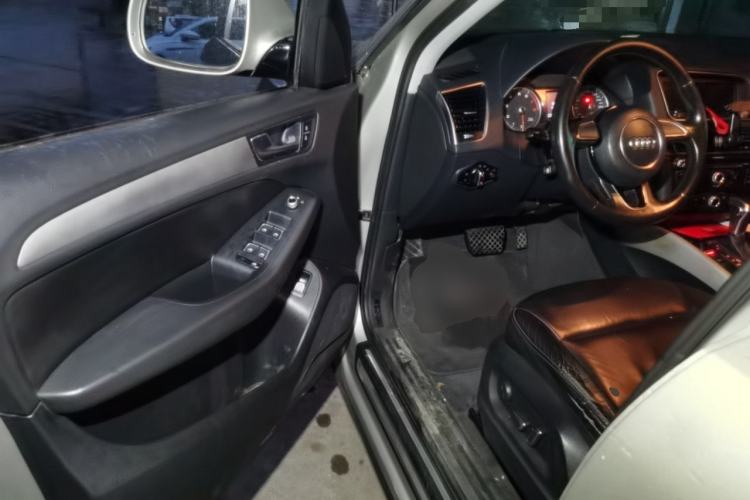 Used Audi Q5 2016 40 TFSI Trendy Edition Driver Seat