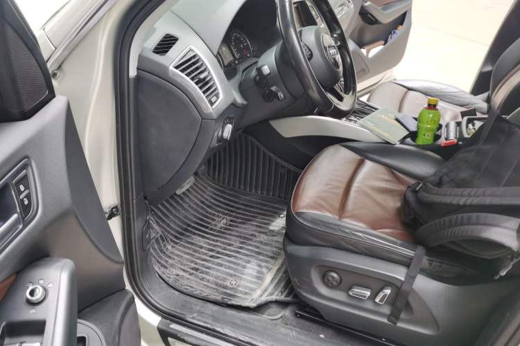 Used Audi Q5 2016 40 TFSI Technology Edition Driver Seat