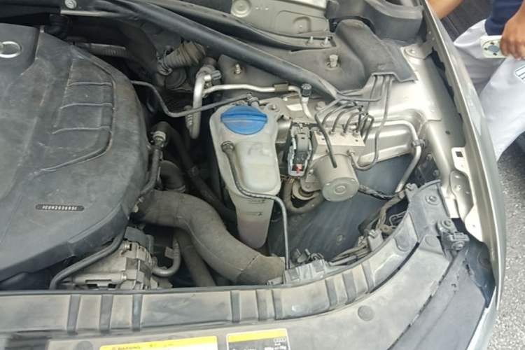 Used Audi Q5 2016 40 TFSI Trendy Edition Engine Bay Left