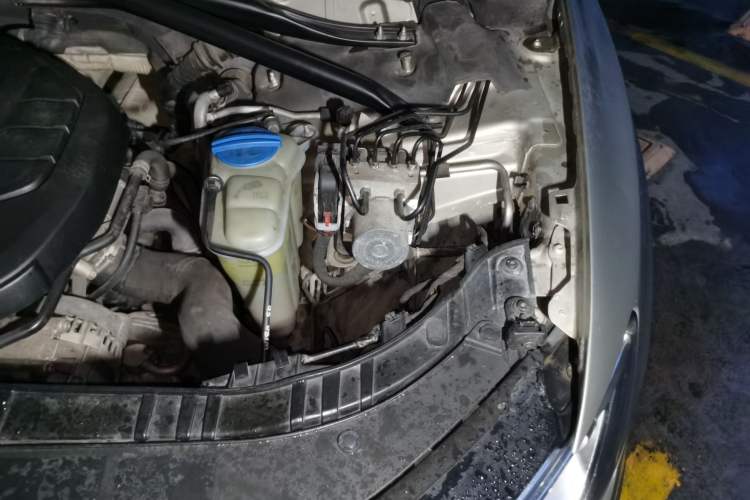 Used Audi Q5 2016 40 TFSI Trendy Edition Engine Bay Left