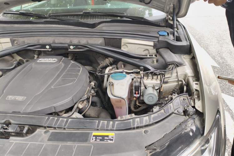 Used Audi Q5 2016 40 TFSI Trendy Edition Engine Bay Left
