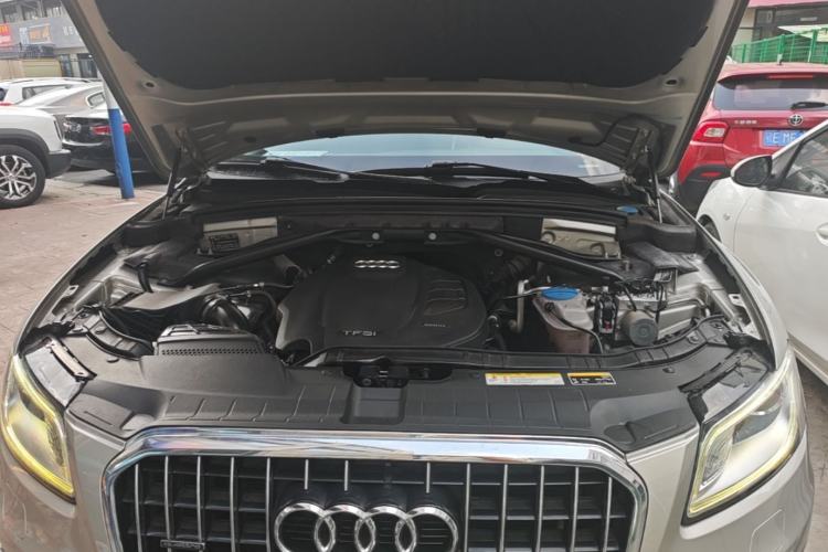 Used Audi Q5 2016 40 TFSI Technology Edition Engine Bay