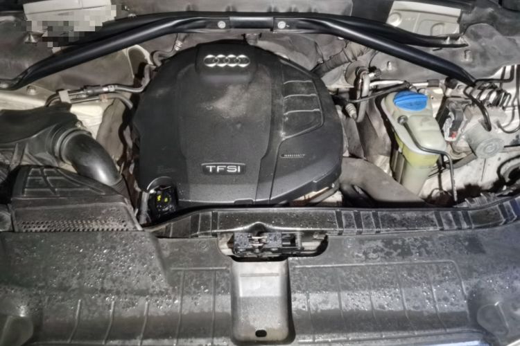 Used Audi Q5 2016 40 TFSI Trendy Edition Engine Bay