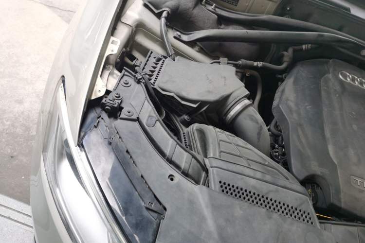 Used Audi Q5 2016 40 TFSI Technology Edition Engine Bay Right