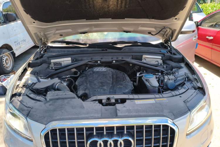 Used Audi Q5 2016 40 TFSI Technology Edition Engine Bay