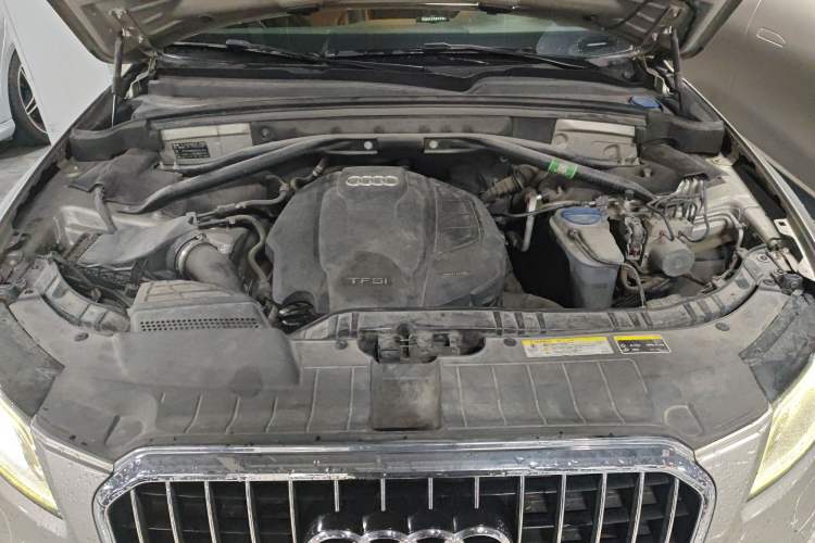 Used Audi Q5 2016 40 TFSI Technology Edition Engine Bay