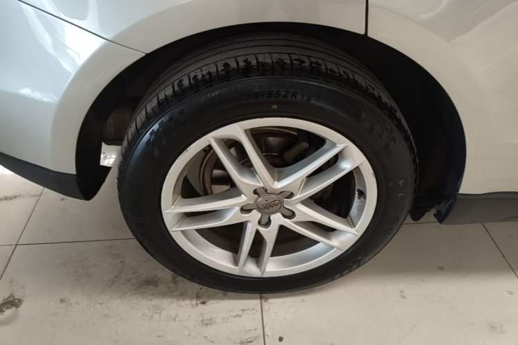 Used Audi Q5 2016 40 TFSI Comfort Model Exterior 5