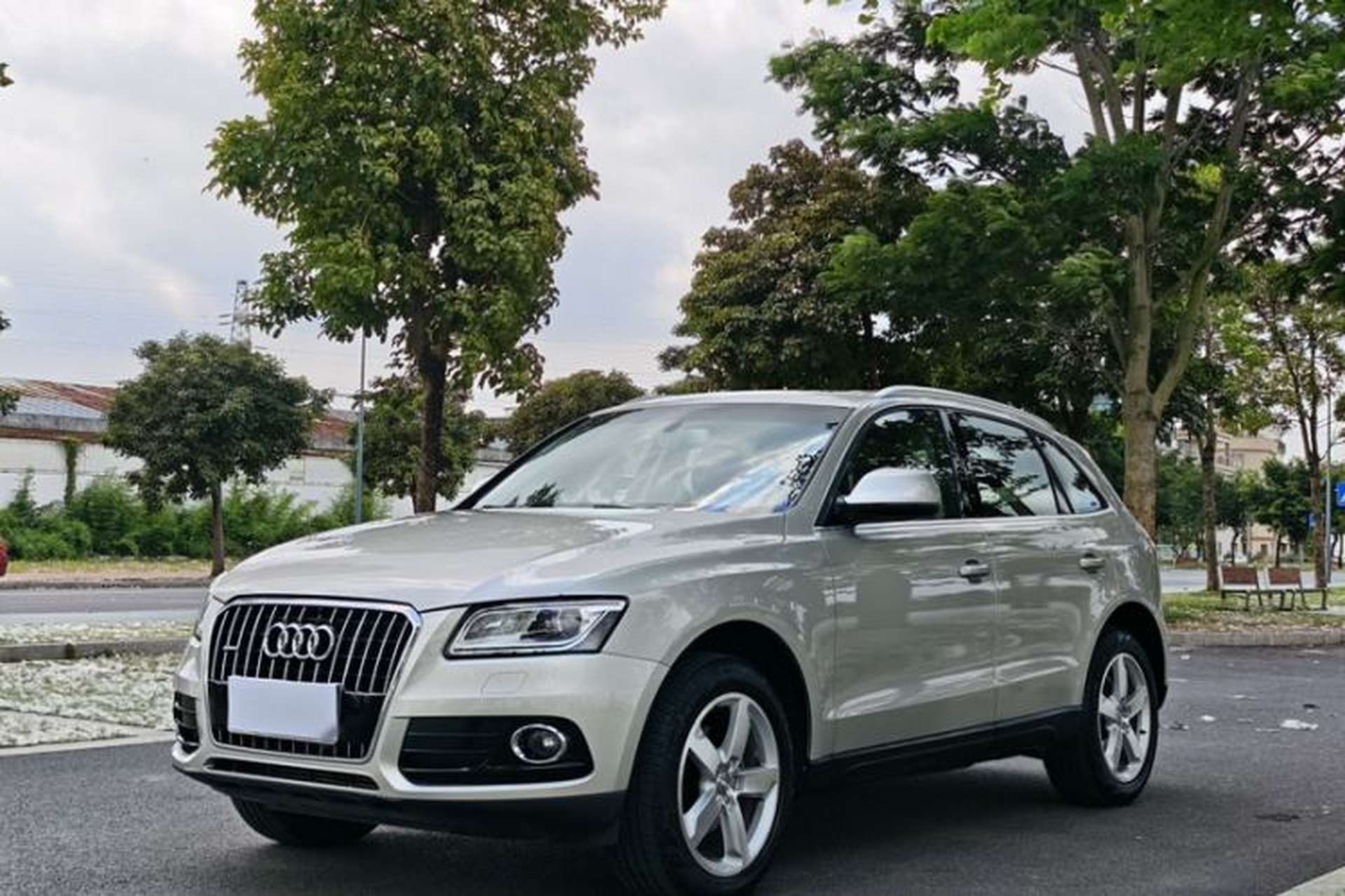 Used Audi Q5 2016 40 TFSI Technology Edition Front Left 45 Deg