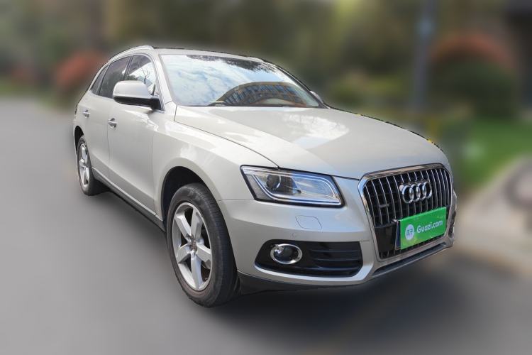Used Audi Q5 2016 40 TFSI Technology Edition Front Right 45 Deg