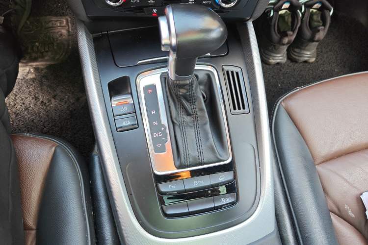 Used Audi Q5 2016 40 TFSI Technology Edition Gear Lever