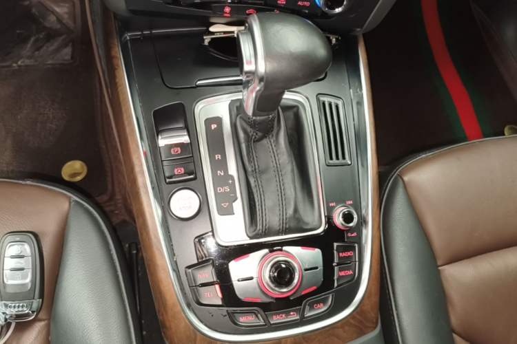 Used Audi Q5 2016 40 TFSI Comfort Model Gear Lever