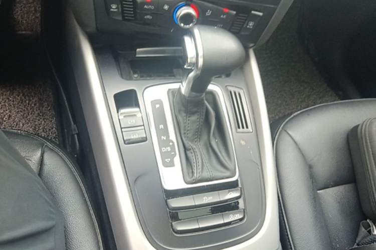 Used Audi Q5 2016 40 TFSI Trendy Edition Gear Lever