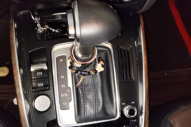 Used Audi Q5 2016 40 TFSI Comfort Model Gear Lever