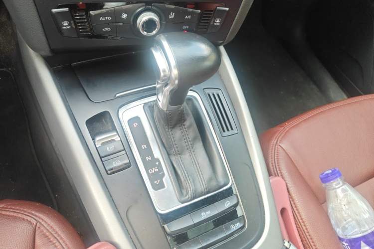 Used Audi Q5 2016 40 TFSI Trendy Edition Gear Lever