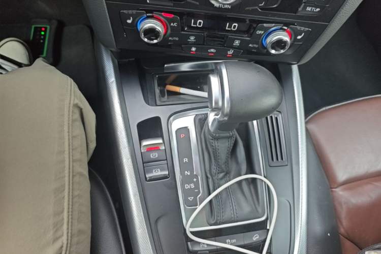 Used Audi Q5 2016 40 TFSI Technology Edition Gear Lever