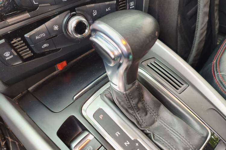 Used Audi Q5 2016 40 TFSI Trendy Edition Gear Lever