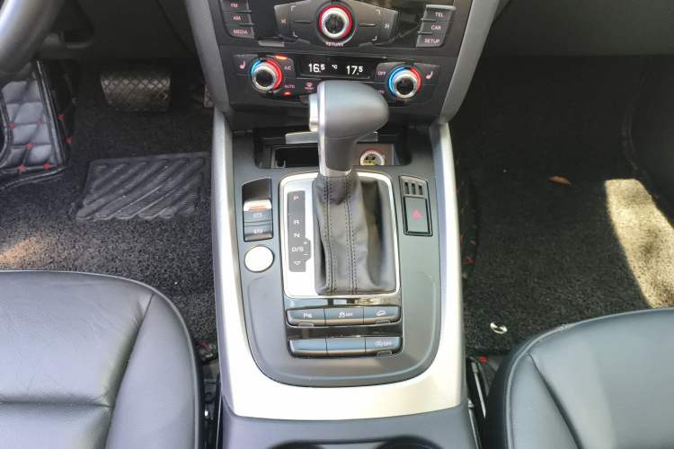 Used Audi Q5 2016 40 TFSI Technology Edition Gear Lever