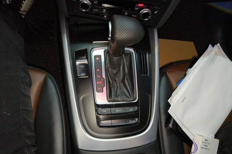 Used Audi Q5 2016 40 TFSI Technology Edition Gear Lever