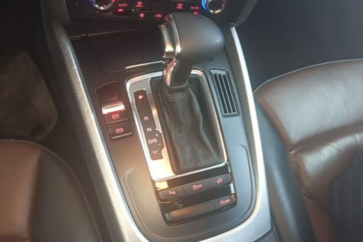 Used Audi Q5 2016 40 TFSI Technology Edition Gear Lever