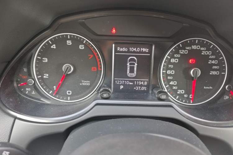 Used Audi Q5 2016 40 TFSI Technology Edition Instrument Cluster