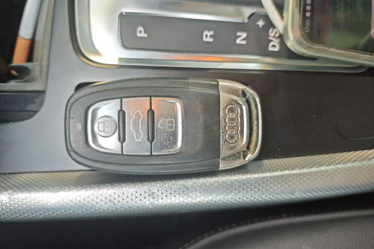 Used Audi Q5 2016 40 TFSI Technology Edition Interior 1