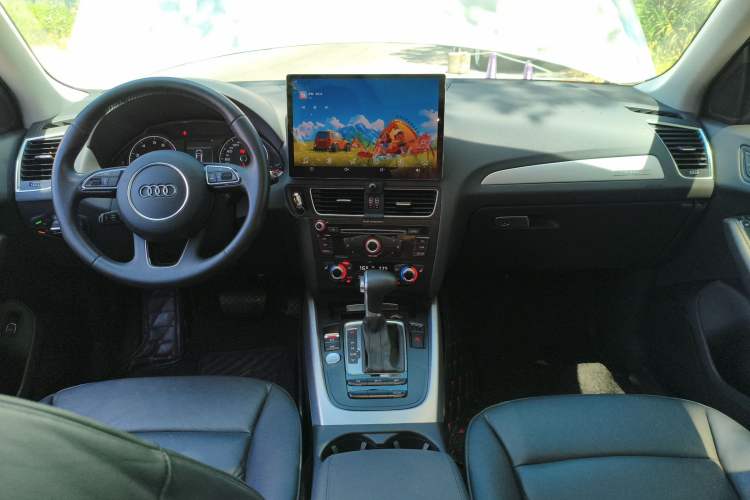 Used Audi Q5 2016 40 TFSI Technology Edition Interior 2