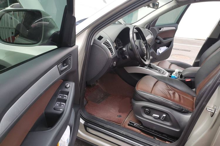 Used Audi Q5 2016 40 TFSI Technology Edition Interior 3